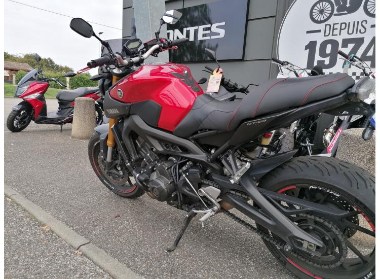 YAMAHA MT-09 / € PAR MOIS / DSN MOTOS 47