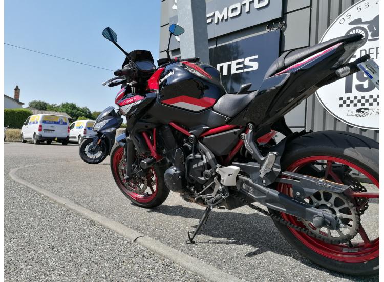 KAWASAKI Z 650 / 155€ PAR MOIS / DSN MOTOS 47