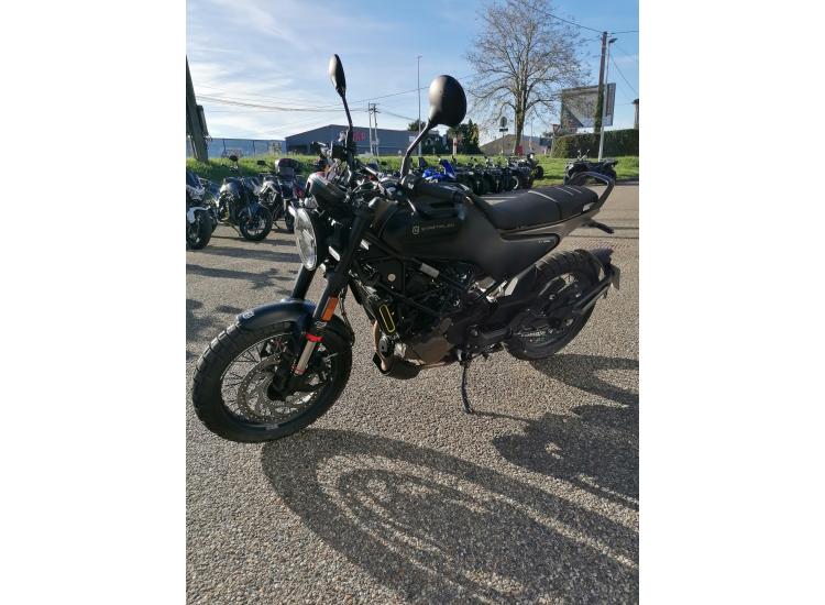 HUSQVARNA SVARTPILEN 125 ABS / 79€ PAR MOIS / DSN MOTOS 47